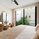 Condominio De Lujo En Tulum Con Jacuzzi Privado