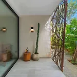 Condominio De Lujo En Tulum Con Jacuzzi Privado